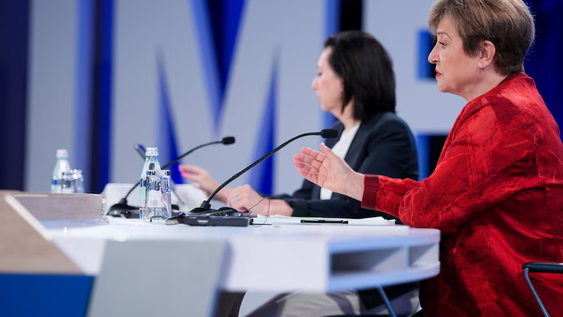 La titular del FMI, Kristalina Georgieva, y la vocera del organismo, Julie Kozack REUTERS/Ken Cedeno