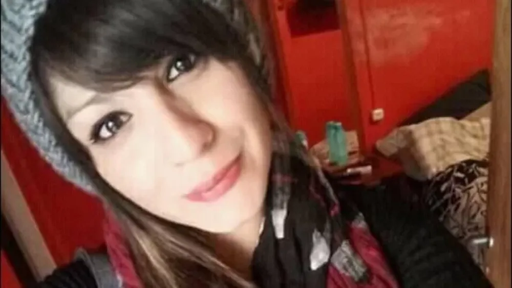 Le dio 18 puñaladas a su ex delante de sus pequeños hijos