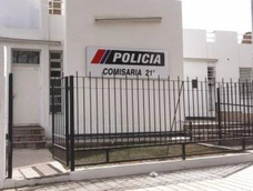 Efectivos de la Policía de Jáchal, bomberos y Gendarmería Nacional trabajan para recuperar el cuerpo. Efectivos de la Policía de Jáchal, bomberos y Gendarmería Nacional trabajan para recuperar el cuerpo.