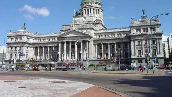 Congelaron una vez más el aumento de las dietas de diputados y senadores