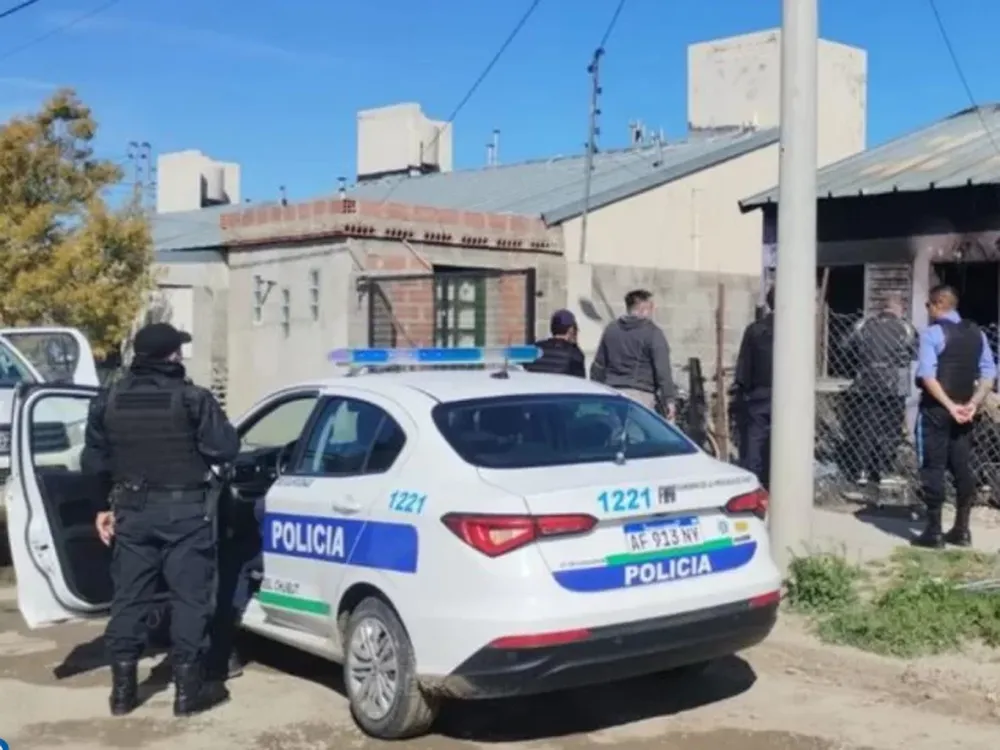 Le explotó en la cara la moto que arreglaba y murió