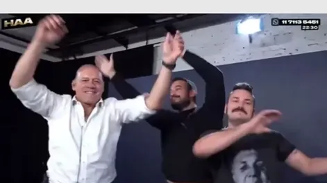 El desopilante baile de Sergio Berni en un programa de streaming