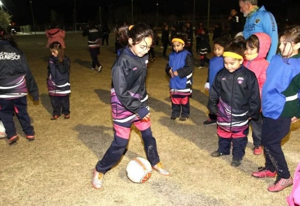 Arranca un torneo de fútbol para nenas donde la única misión es divertirse