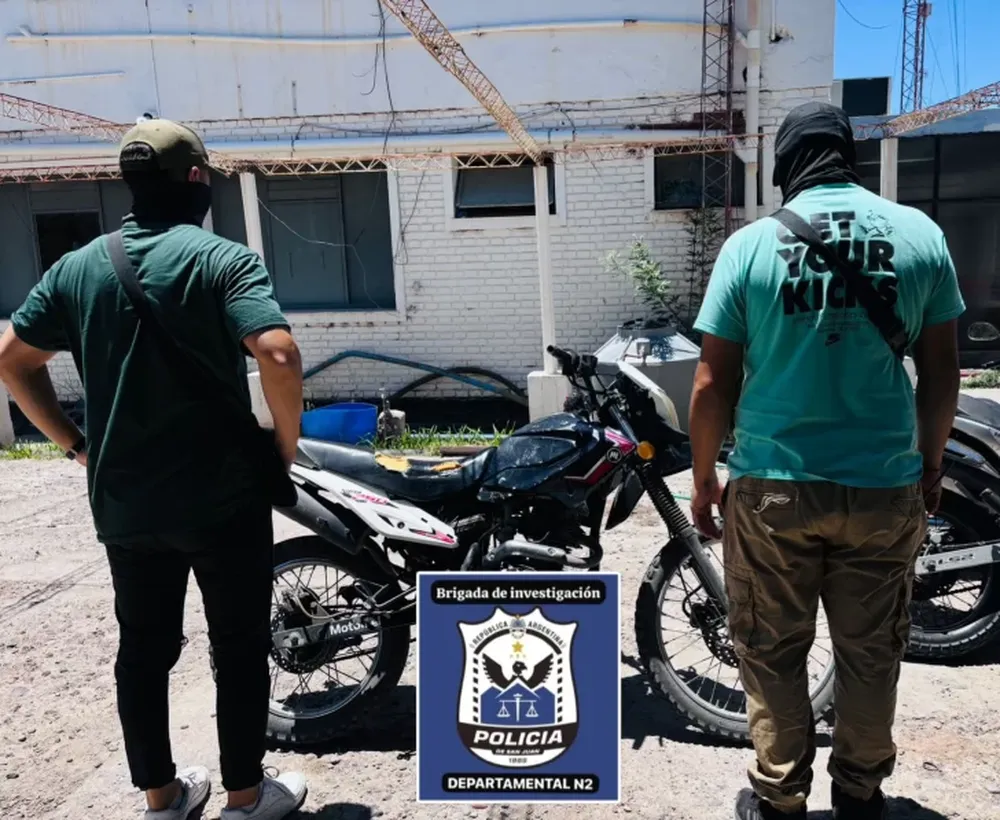 Le robaron la moto a un albañil que vive de changas y la hallaron tirada en un descampado