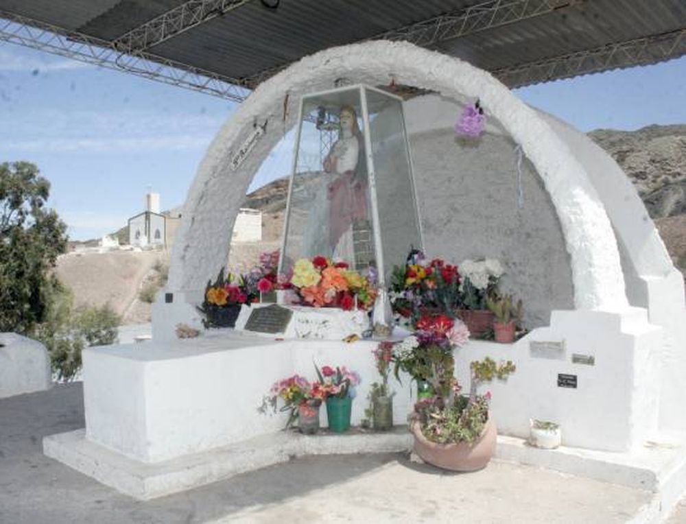 Una capilla que nació  con ruinas de 3 templos