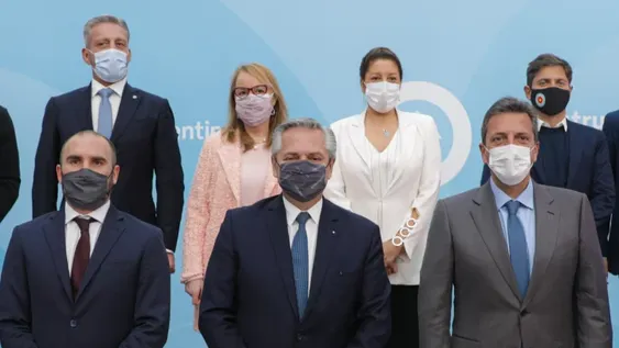 En medio de versiones cruzadas, Guzmán pidió escuchar a la gente