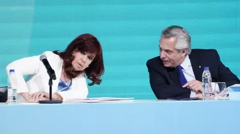 De Cristina a Alberto: “Usá la lapicera con los que tienen que darle cosas al país”