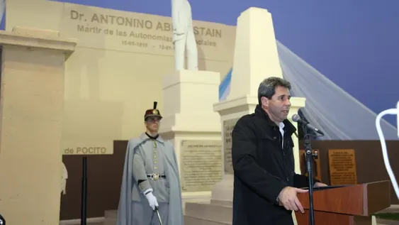 Pocito inauguró un monumento que recuerda a Aberastain