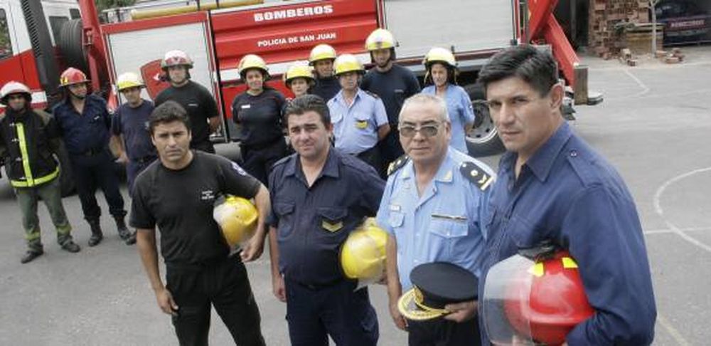 Bomberos, un duro trabajo al  límite de todas las emociones