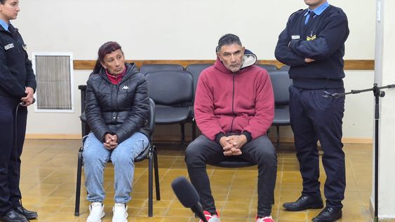 Carina Chumbita y Martín Fernández en la audiencia de formalización.