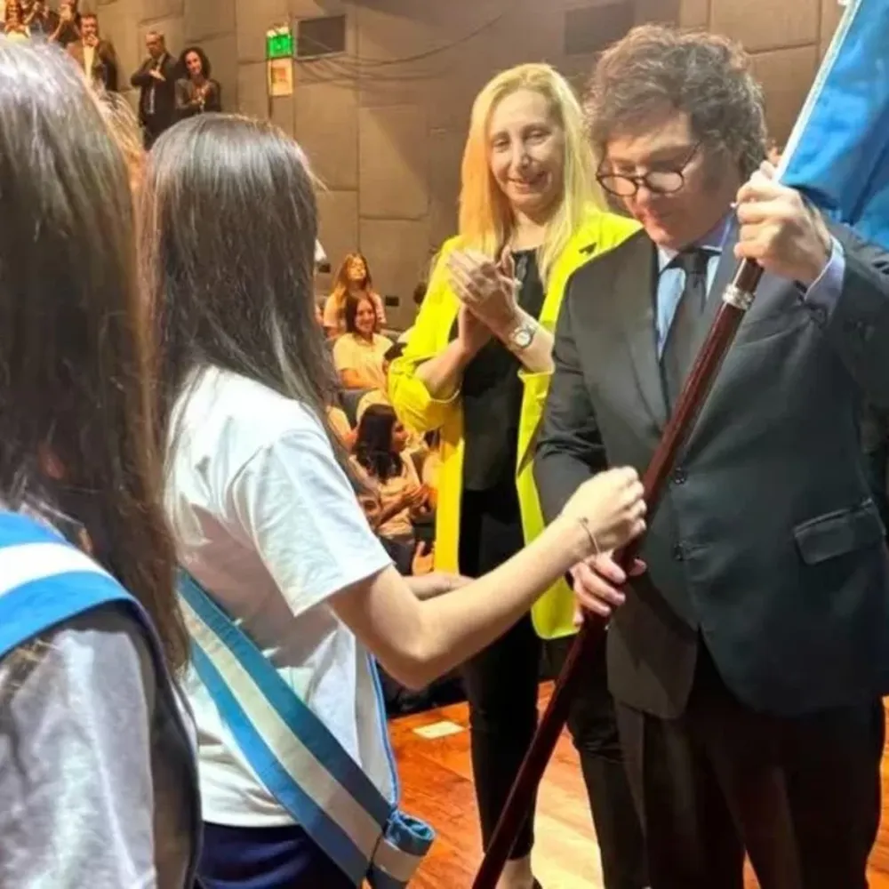 Milei habló más de una hora en la escuela en la que estudió: “Dentro de 36, 37 años podrían estar donde estoy yo”