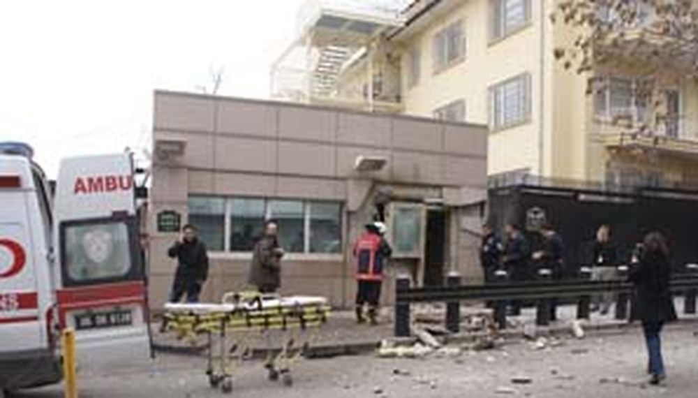 Atentaron contra la embajada de EEUU en Turquía: dos muertos