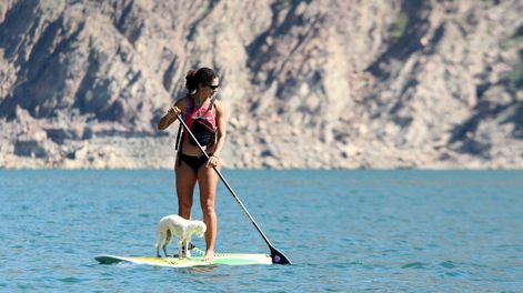 Stand Up Paddle, el deporte que con poco esfuerzo te permite caminar sobre el agua