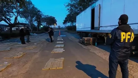 Por los 800kg de droga, un “narco” local negó todo y el otro se negó a declarar