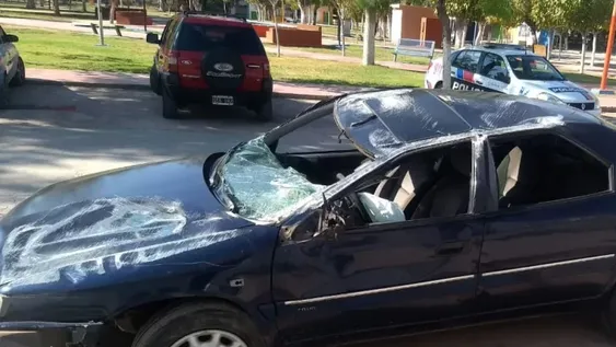 Doble choque y vuelco