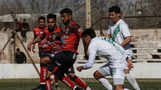 Desamparados no pudo sostener la ventaja y perdió en su visita a Huracán Las Heras