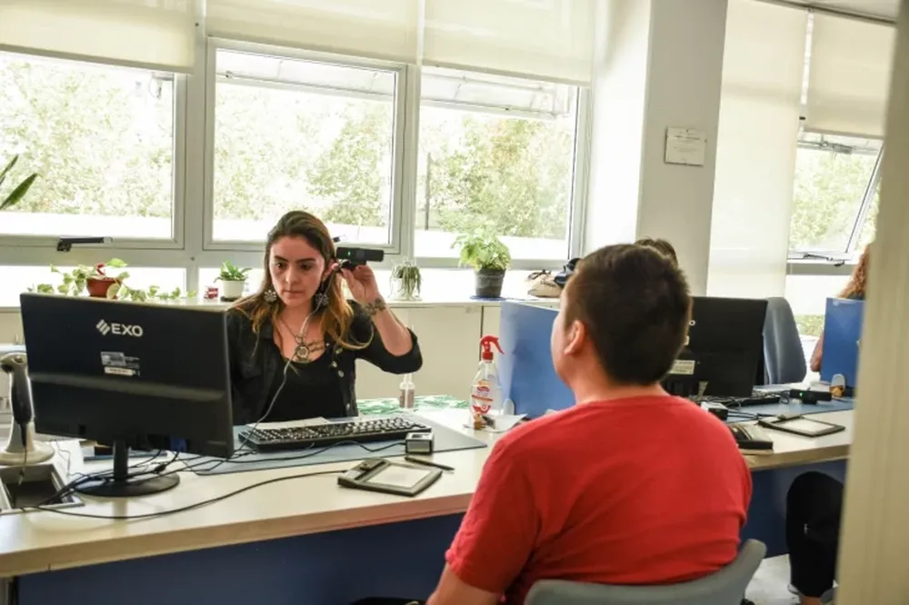 El Registro Civil atenderá en horario de corrido el próximo viernes, sábado y domingo para entregar los DNI que tramitó la gente.