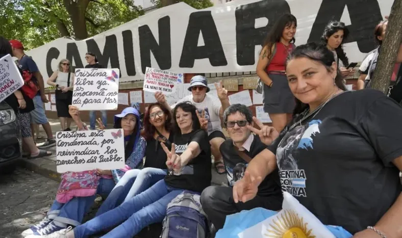 Máximo Kirchner agradeció el afecto y el acompañamiento a Cristina en su internación