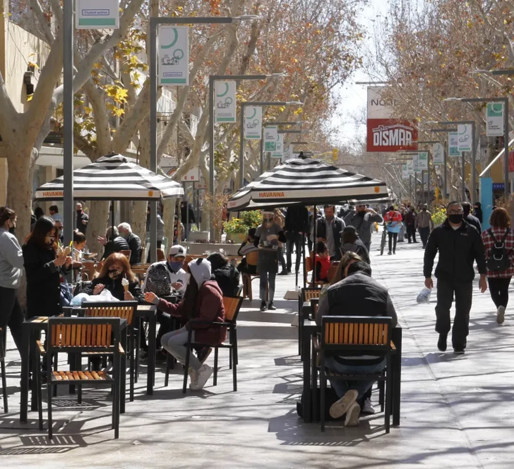 Hay 94% de recuperados y la proporción ya es más alta que antes de la segunda ola