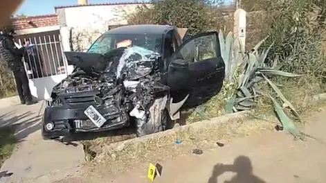 Un camioneta fuera de control casi provoca una tragedia en Rivadavia