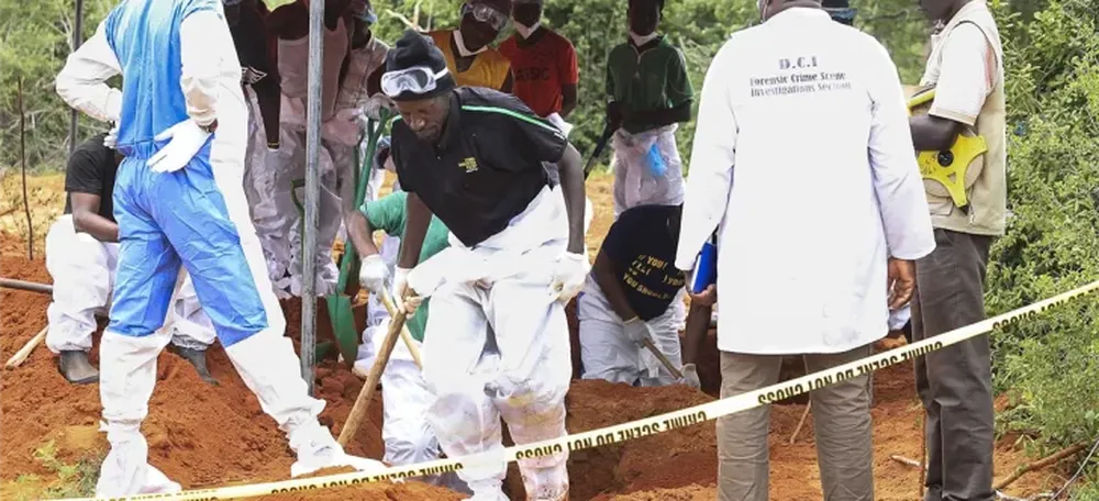 Suben a 90 las víctimas de la secta que promovía el ayuno extremo en Kenia