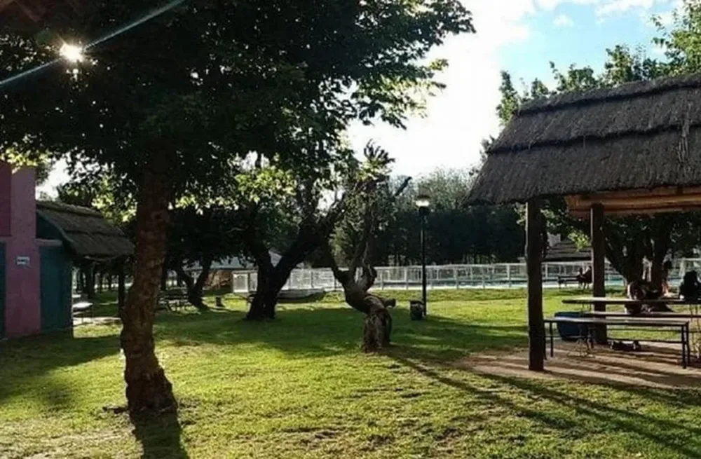 Un adolescente murió mientras jugaba un partido de fútbol