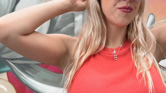 Nati Jota y un mini vestido blanco que enamoró