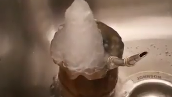 “El agua se congela al golpear el mate”, el llamativo fenómeno que compartió el SMN