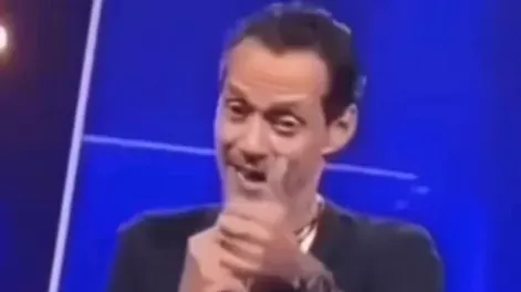 Preocupación por los extraños movimientos de mandíbula de Marc Anthony