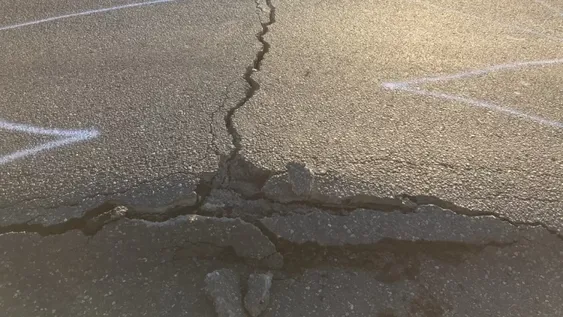 [FOTOS] La ola de calor funde el asfalto y deforma calles en EEUU y Canadá