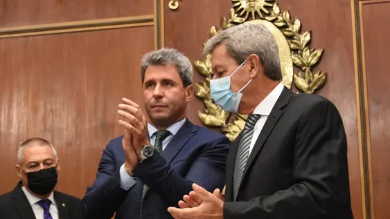 El vice citó a los titulares de bloques para debatir las reformas electorales