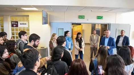 Alumnos universitarios visitaron la Legislatura
