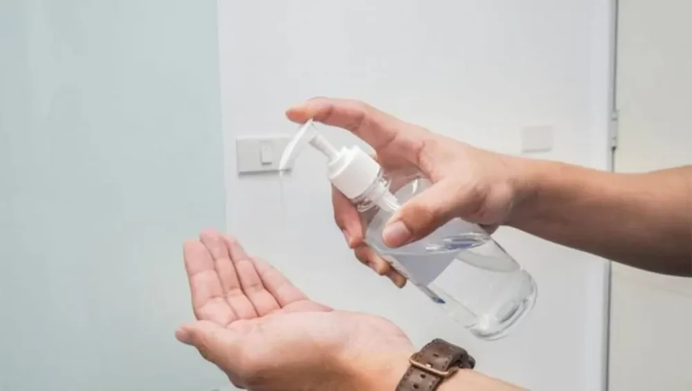 La ANMAT prohibió la comercialización de un alcohol en gel