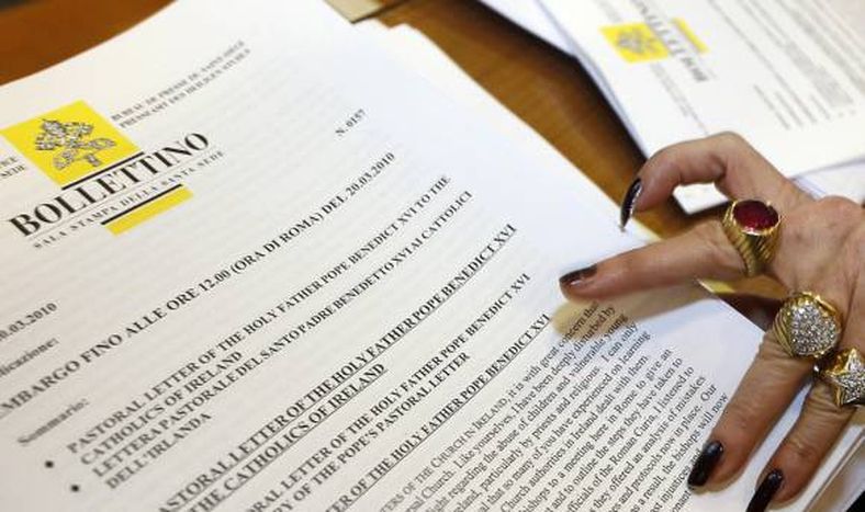 El Papa pidió perdón por la pedofilia y no alcanzó