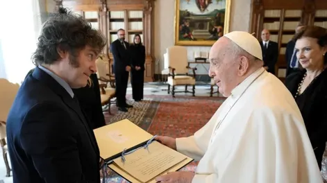 Javier Milei y el papa Francisco.