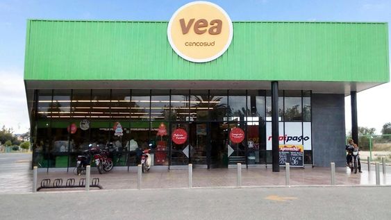 cierra una conocida sucursal de supermercados en rawson y hay incertidumbre por los puestos de trabajo