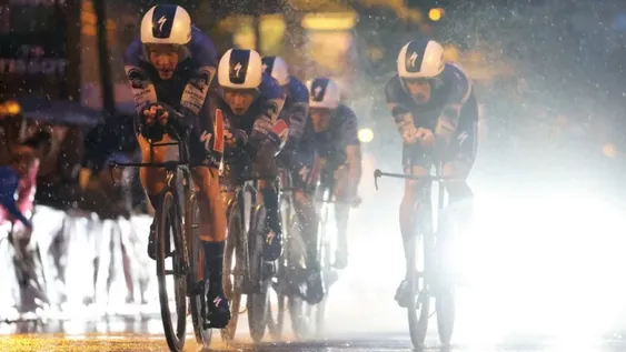 Una sorpresiva y caótica apertura