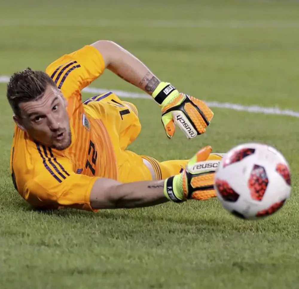 Se terminó la pesadilla de Armani