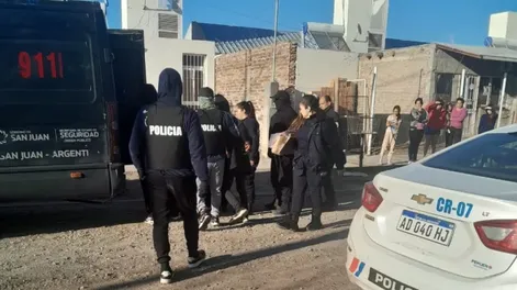 Un vecino fue agredido con un arma de fuego y detuvieron a dos hermanos conocidos en el ambiente delictivo