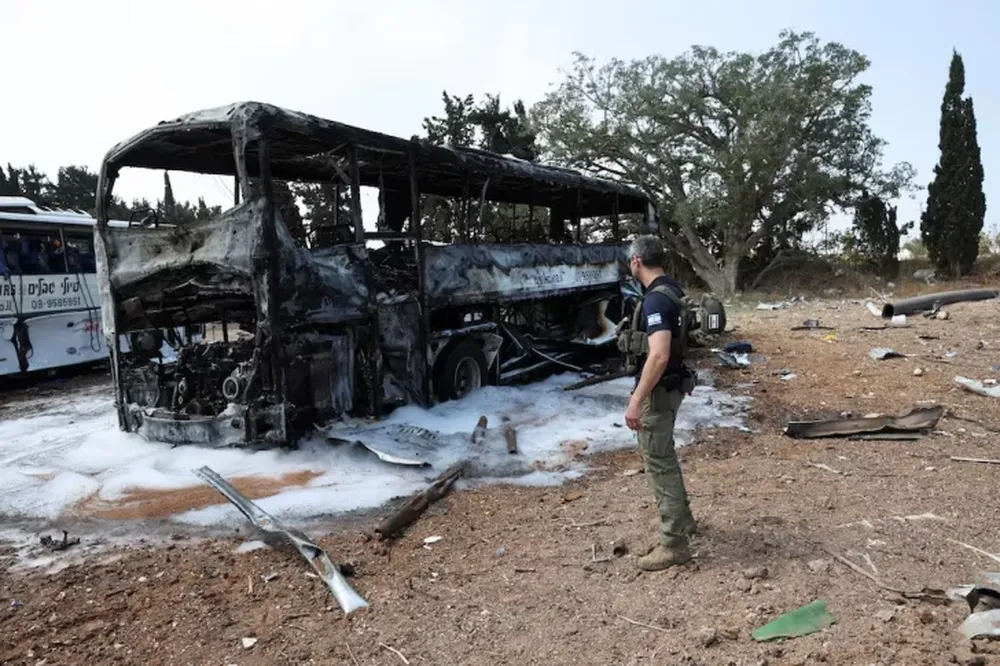 Un misil iraní impactó contra un autobús vacío en Tel Aviv: al menos 5 heridos