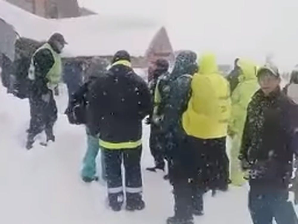 Un niño fue rescatado luego de quedar sepultado bajo una capa de 2 metros de nieve