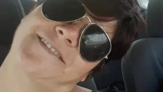 Murió una mujer que había sido rociada con nafta y prendida fuego por su hijo