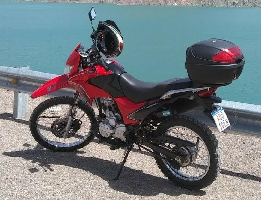 Le robaron la moto de la puerta de su casa mientras festejaba el cumpleaños de 15 de su hija