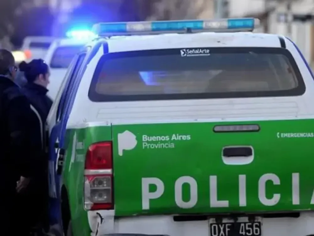 Asesinaron a puñaladas a una mujer y por el femicidio buscan a su exnovio