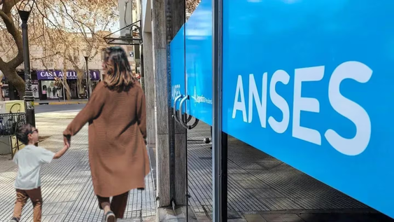tarjeta alimentar de anses: quienes cobran los $108 mil extra en mayo