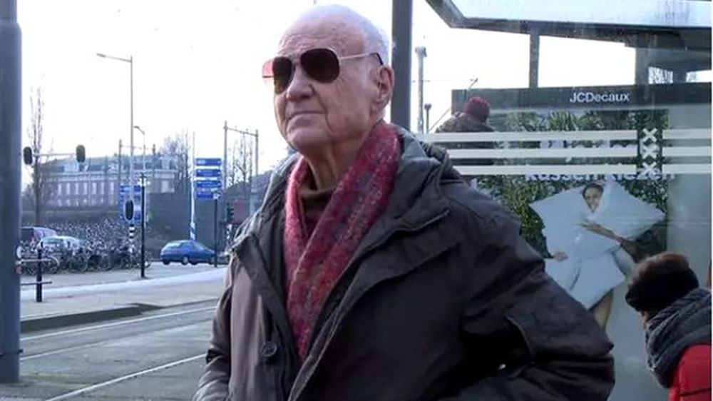 Era sacerdote pero decidió dejar los hábitos y dedicarse a ser actor porno