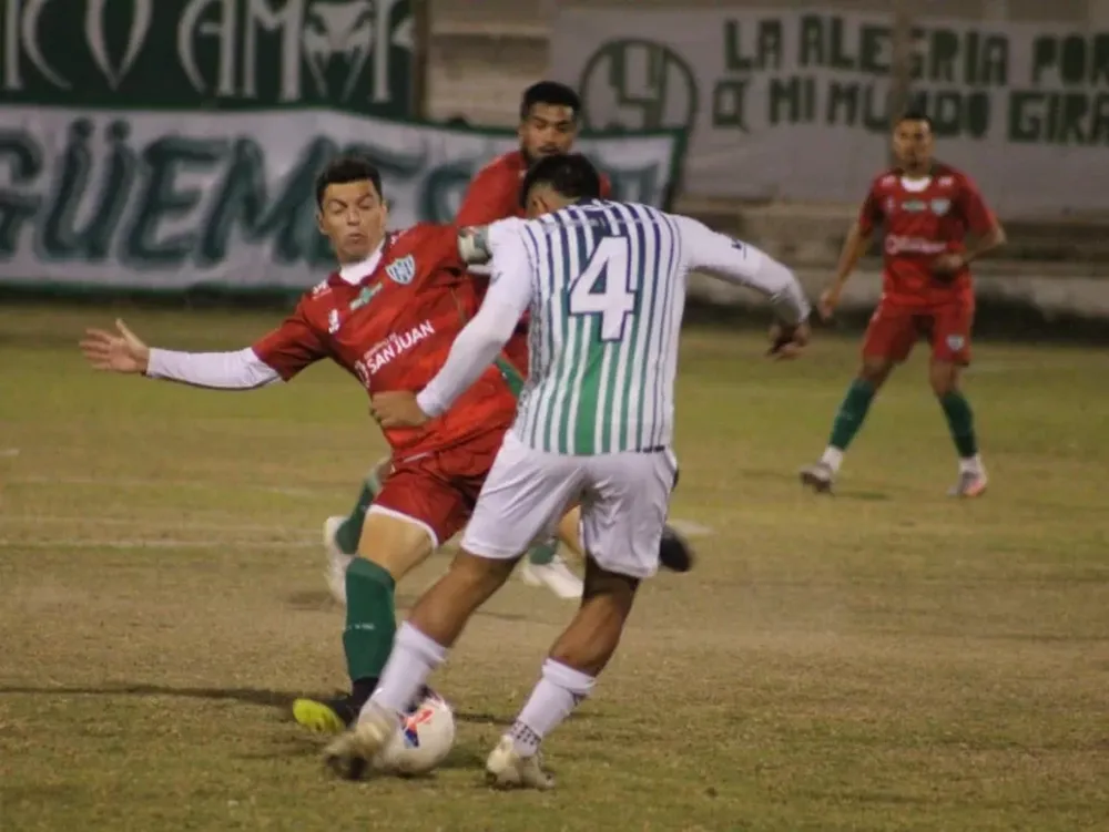 Desamparados y Estudiantes de San Luis se resignaron a un empate sin goles