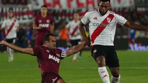 Las dos caras mostró ayer Borja, la mejor para convertir un golazo, y la otra para fallar de manera grosera un penal. Con su oportunismo y olfato el colombiano acomodó los papeles en el escritorio de Gallardo.