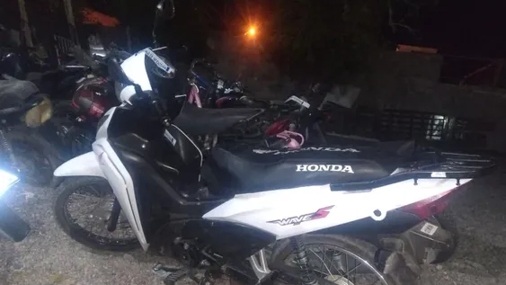 Lo pararon en un control policial en Rawson y descubrió que circulaba en una moto robada