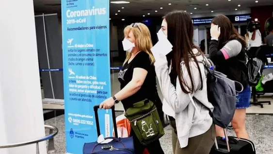 El listado de vuelos de cabotaje de Aerolíneas Argentinas programados para octubre